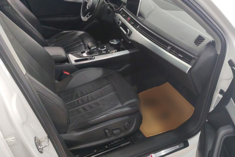 Used Audi A4L 2018 30th Anniversary Edition 40 TFSI Fashion Model Right Front Seat