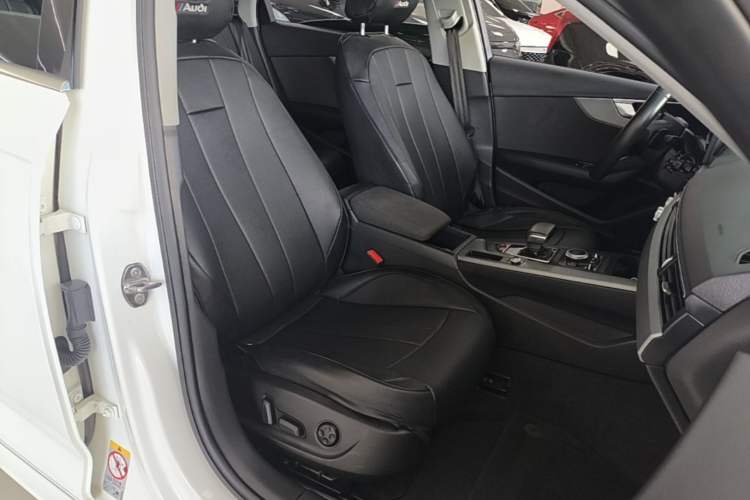 Used Audi A4L 2018 30th Anniversary Edition 40 TFSI Trendy Model Right Front Seat