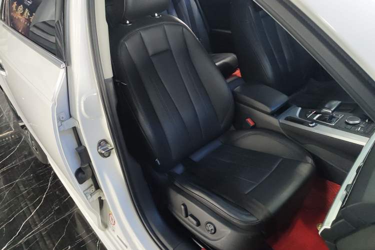 Used Audi A4L 2018 30th Anniversary Edition 40 TFSI Trendy Model Right Front Seat