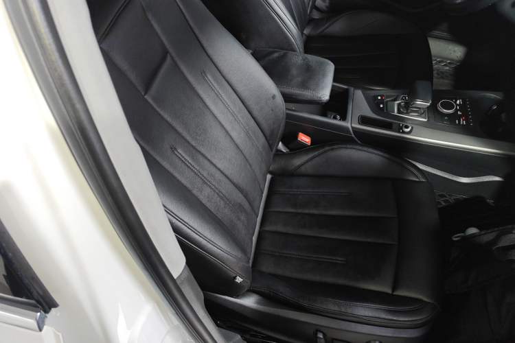 Used Audi A4L 2018 30th Anniversary Edition 30 TFSI Ambition Model Right Front Seat