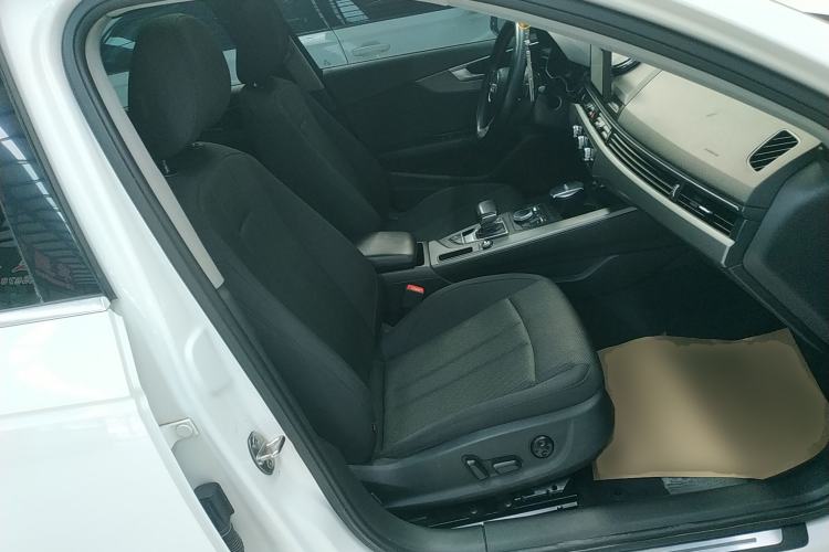 Used Audi A4L 2018 30th Anniversary Edition 40 TFSI Trendy Model Right Front Seat