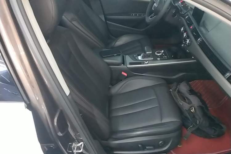 Used Audi A4L 2018 30th Anniversary Edition 40 TFSI Trendy Model Right Front Seat