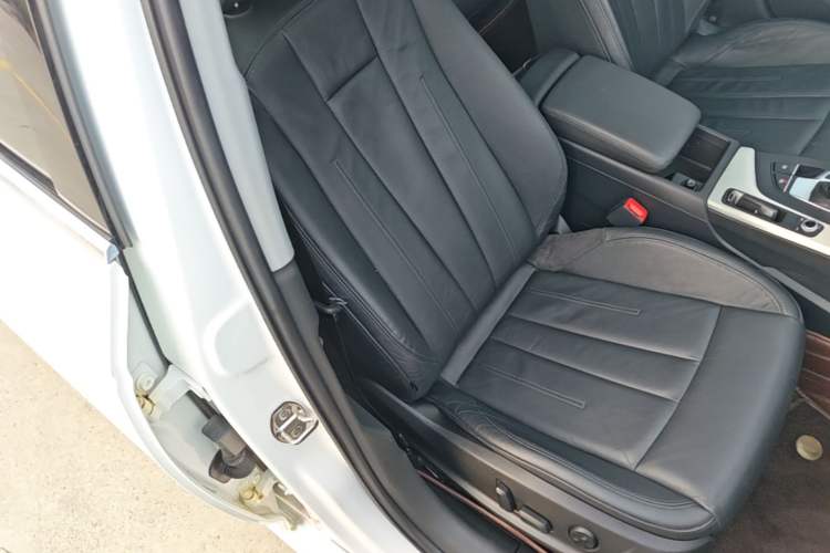 Used Audi A4L 2018 30th Anniversary Edition 40 TFSI Fashion Model Right Front Seat