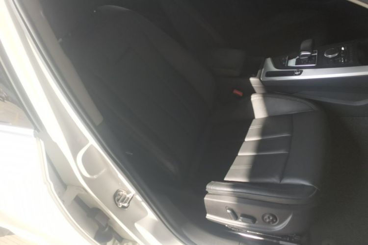 Used Audi A4L 2018 30th Anniversary Edition 45 TFSI quattro Individual Sport Edition Right Front Seat