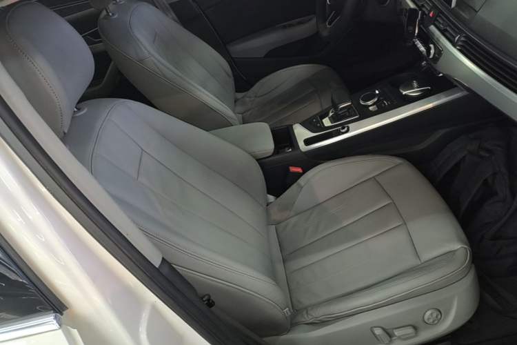 Used Audi A4L 2018 30th Anniversary Edition 40 TFSI Fashion Model Right Front Seat