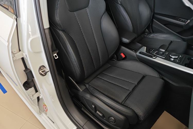 Used Audi A4L 2018 30th Anniversary Edition 40 TFSI Sport Edition Right Front Seat