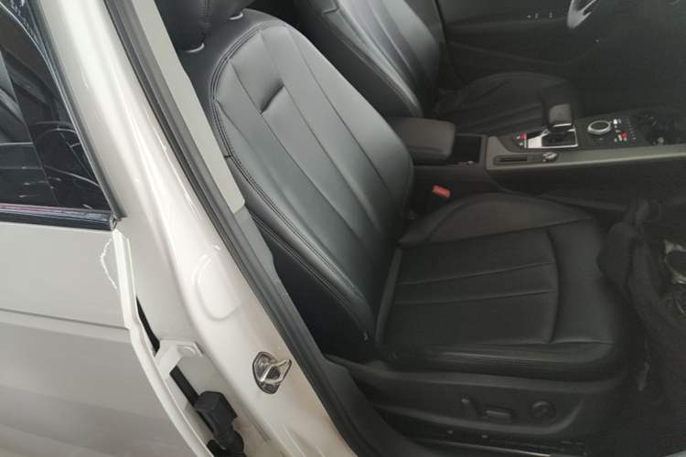 Used Audi A4L 2018 30th Anniversary Edition 40 TFSI Trendy Model Right Front Seat