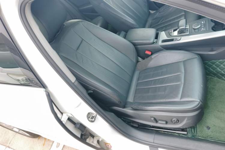 Used Audi A4L 2018 30th Anniversary Edition 40 TFSI Trendy Model Right Front Seat
