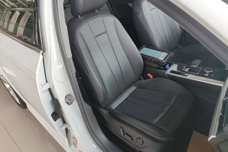 Used Audi A4L 2018 30th Anniversary Edition 40 TFSI Fashion Model Right Front Seat
