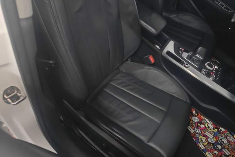 Used Audi A4L 2018 30th Anniversary Edition 45 TFSI quattro Individual Sport Edition Right Front Seat