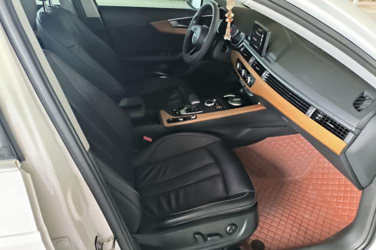 Used Audi A4L 2018 30th Anniversary Edition 40 TFSI Trendy Model Right Front Seat
