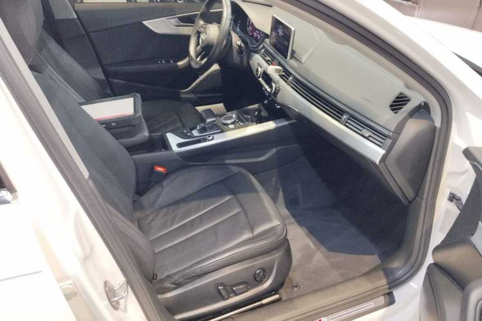 Used Audi A4L 2018 30th Anniversary Edition 40 TFSI Fashion Model Right Front Seat