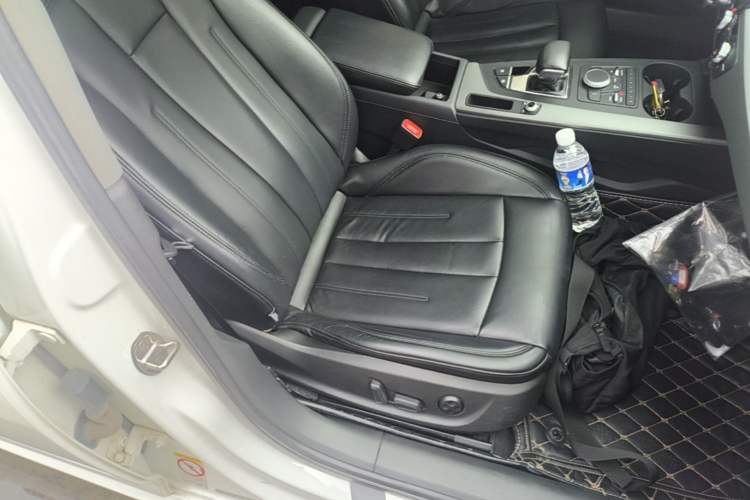 Used Audi A4L 2018 30th Anniversary Edition 40 TFSI Trendy Model Right Front Seat