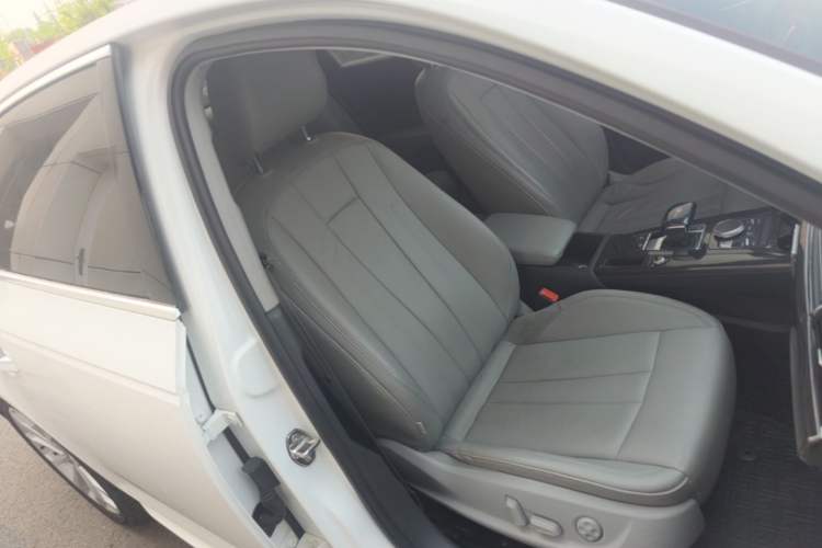 Used Audi A4L 2018 30th Anniversary Edition 40 TFSI Fashion Model Right Front Seat