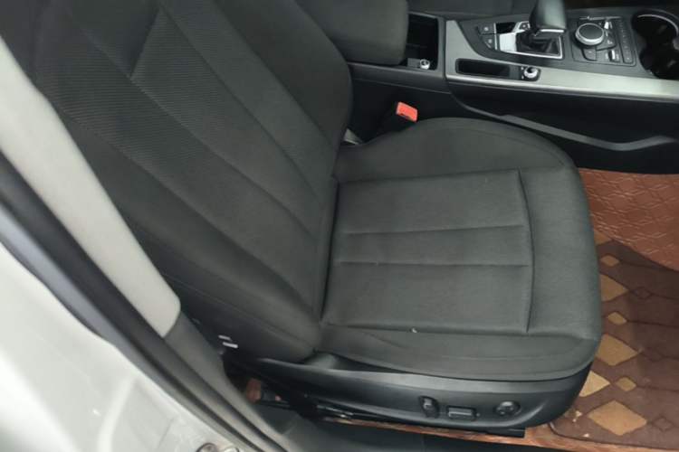 Used Audi A4L 2018 30th Anniversary Edition 40 TFSI Trendy Model Right Front Seat
