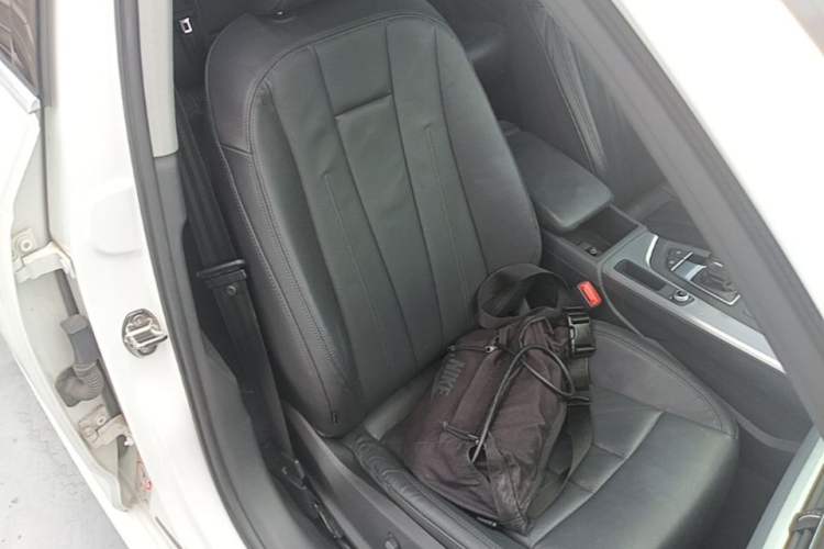 Used Audi A4L 2018 30th Anniversary Edition 40 TFSI Fashion Model Right Front Seat