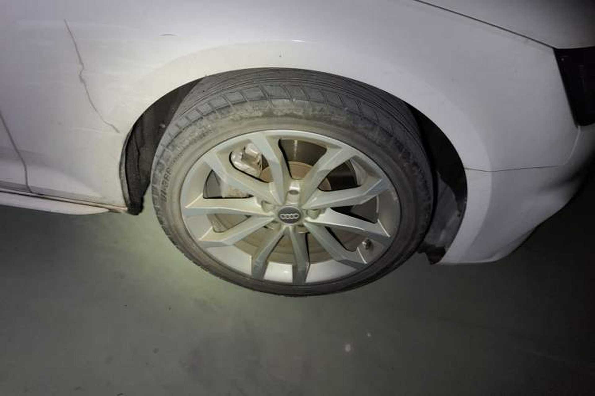 Used Audi A4L 2018 30th Anniversary Edition 40 TFSI Fashion Model Right Front Wheel Hub
