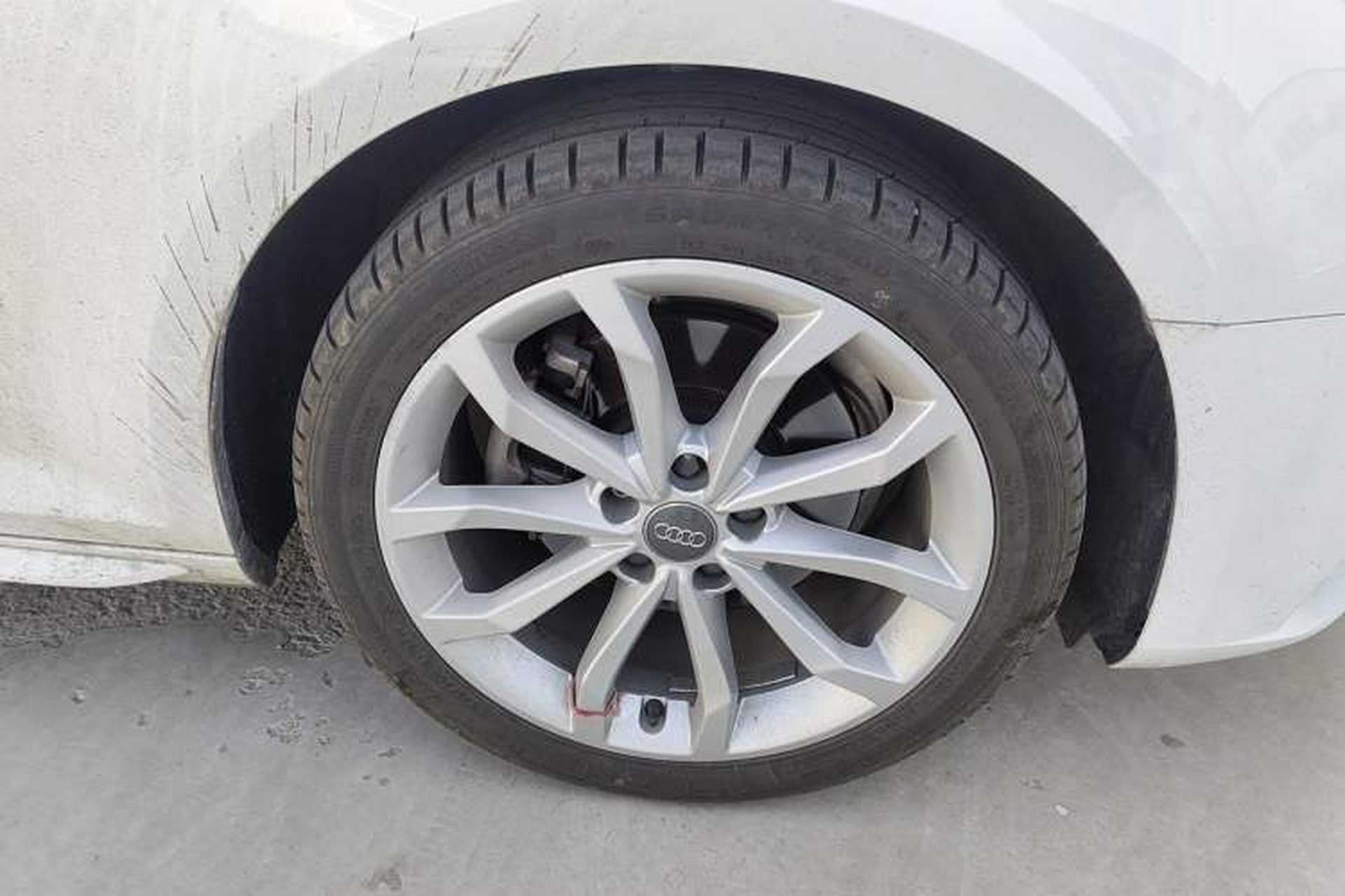 Used Audi A4L 2018 30th Anniversary Edition 40 TFSI Fashion Model Right Front Wheel Hub