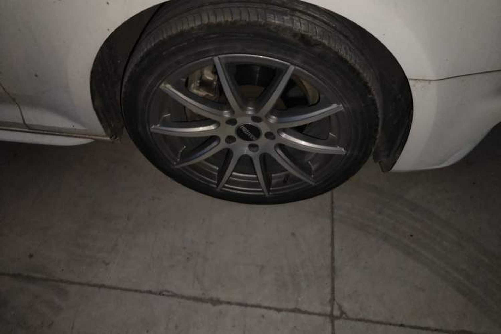 Used Audi A4L 2018 30th Anniversary Edition 40 TFSI Fashion Model Right Front Wheel Hub