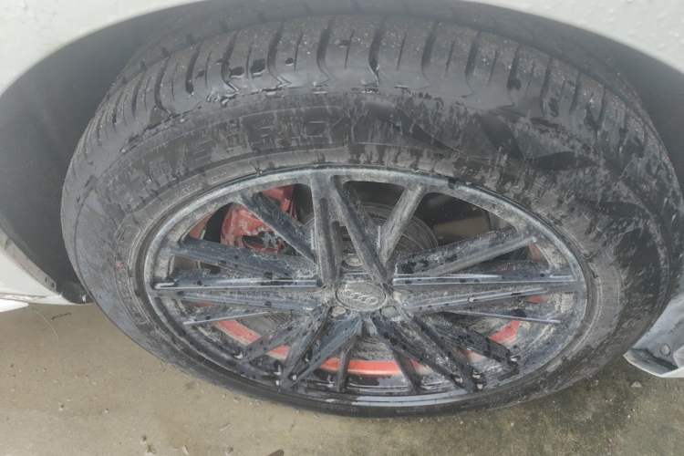 Used Audi A4L 2018 30th Anniversary Edition 30 TFSI Ambition Model Right Front Wheel Hub