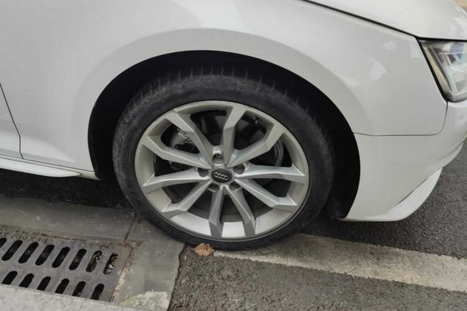 Used Audi A4L 2018 30th Anniversary Edition 40 TFSI Fashion Model Right Front Wheel Hub