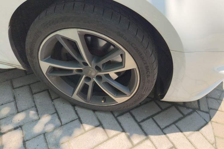 Used Audi A4L 2018 30th Anniversary Edition 40 TFSI Trendy Model Right Front Wheel Hub
