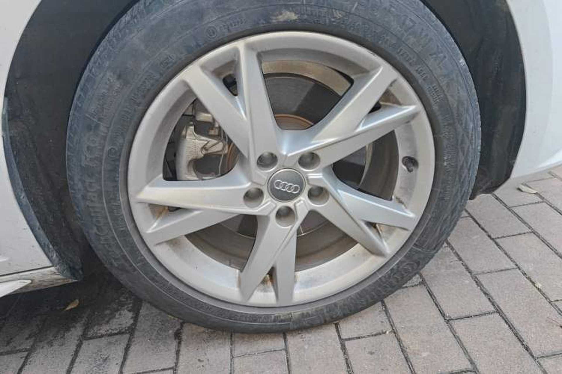 Used Audi A4L 2018 30th Anniversary Edition 40 TFSI Trendy Model Right Front Wheel Hub