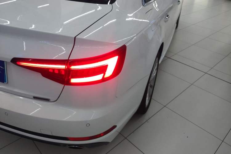Used Audi A4L 2018 30th Anniversary Edition 40 TFSI Fashion Model Right Rear Taillight