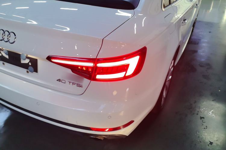 Used Audi A4L 2018 30th Anniversary Edition 40 TFSI Fashion Model Right Rear Taillight