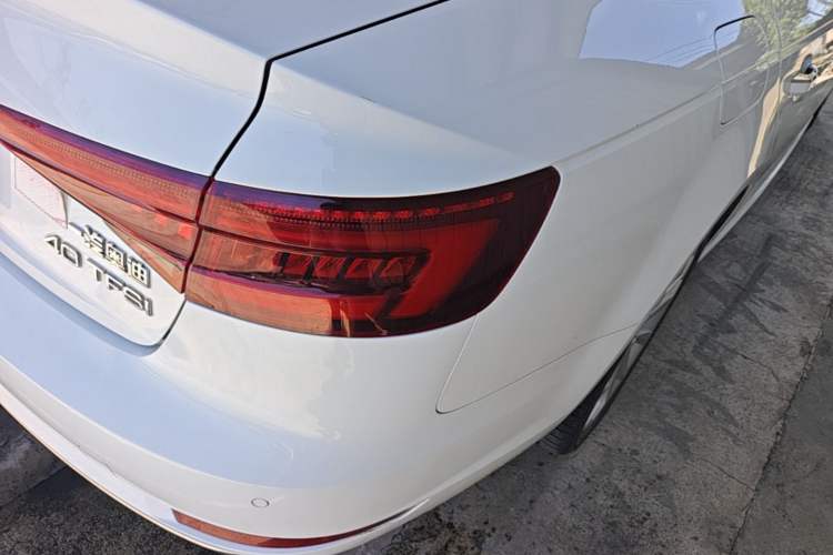 Used Audi A4L 2018 30th Anniversary Edition 40 TFSI Trendy Model Right Rear Taillight