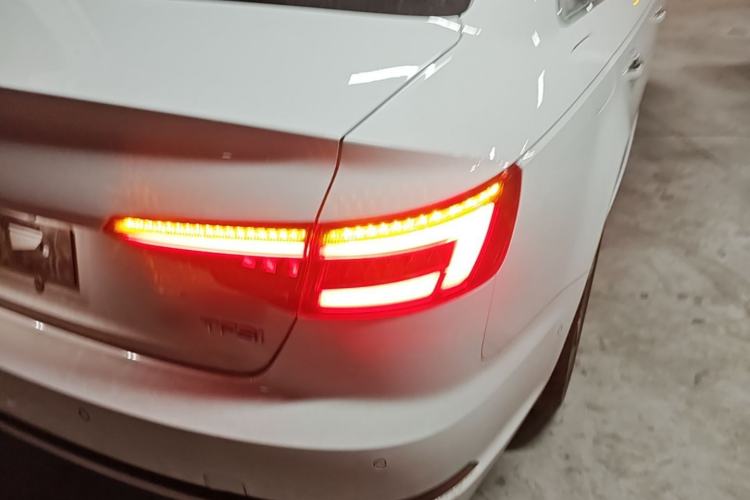 Used Audi A4L 2018 30th Anniversary Edition 40 TFSI Sport Edition Right Rear Taillight