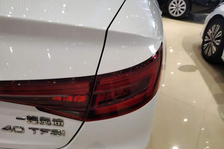 Used Audi A4L 2018 30th Anniversary Edition 40 TFSI Trendy Model Right Rear Taillight