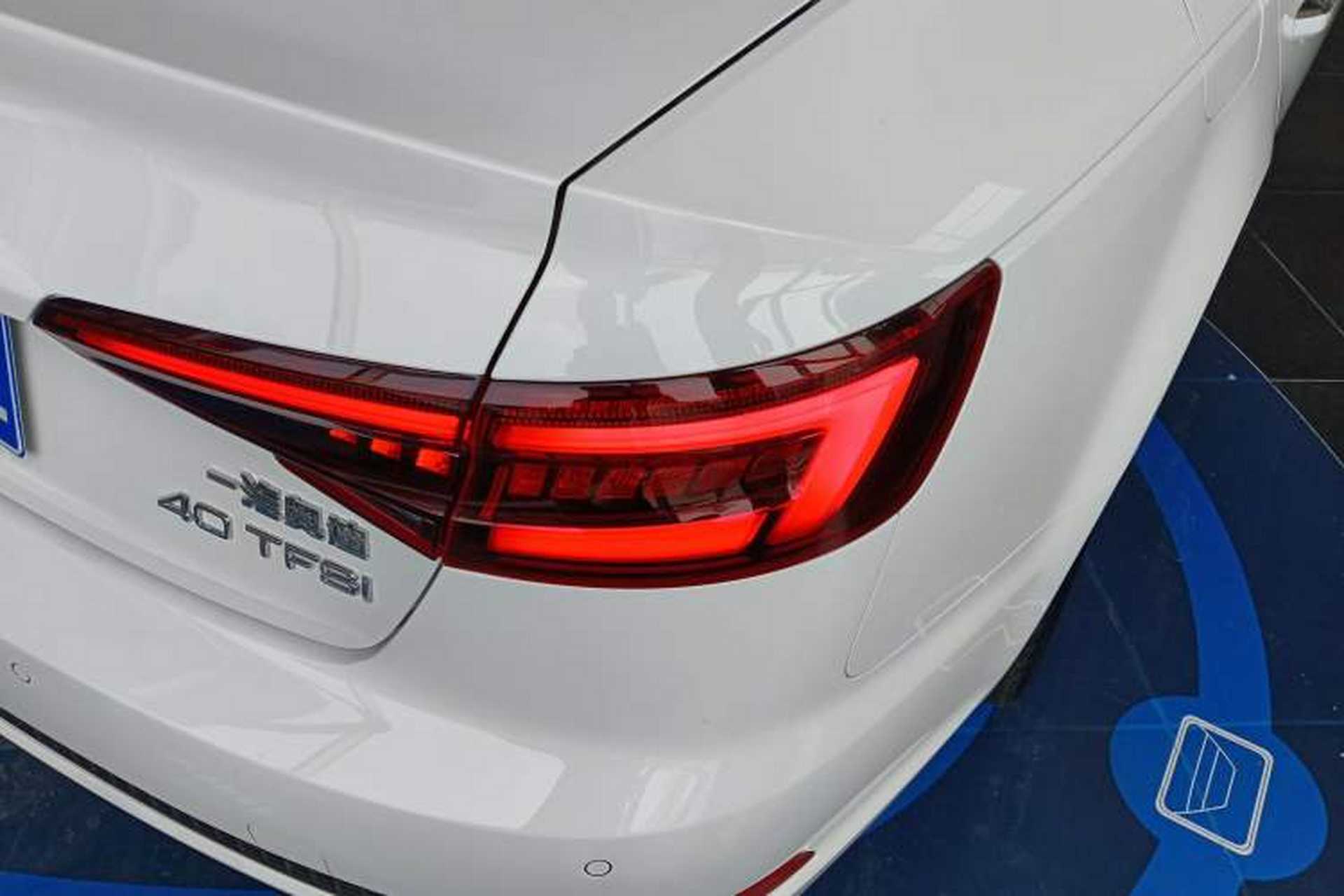 Used Audi A4L 2018 30th Anniversary Edition 40 TFSI Fashion Model Right Rear Taillight