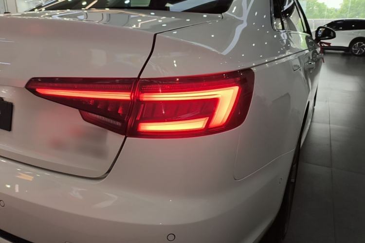 Used Audi A4L 2018 30th Anniversary Edition 40 TFSI Sport Edition Right Rear Taillight