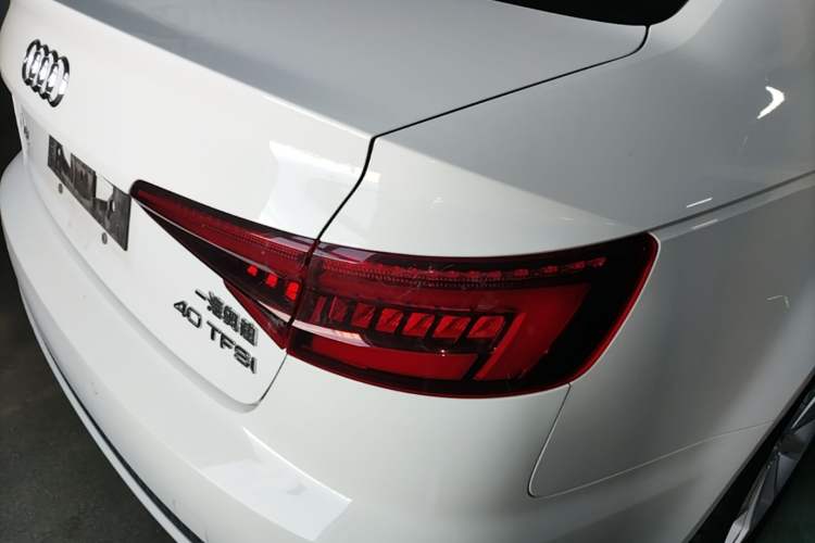Used Audi A4L 2018 30th Anniversary Edition 40 TFSI Fashion Model Right Rear Taillight