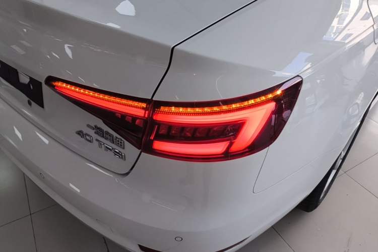 Used Audi A4L 2018 30th Anniversary Edition 40 TFSI Trendy Model Right Rear Taillight