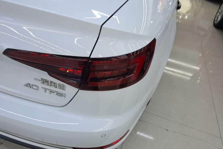 Used Audi A4L 2018 30th Anniversary Edition 40 TFSI Fashion Model Right Rear Taillight
