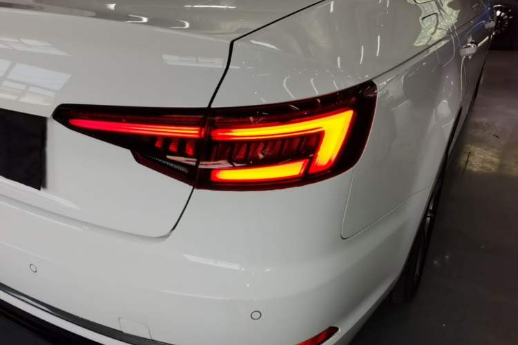 Used Audi A4L 2018 30th Anniversary Edition 40 TFSI Trendy Model Right Rear Taillight