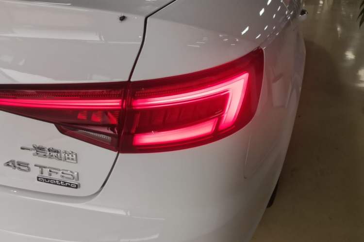 Used Audi A4L 2018 30th Anniversary Edition 40 TFSI Fashion Model Right Rear Taillight