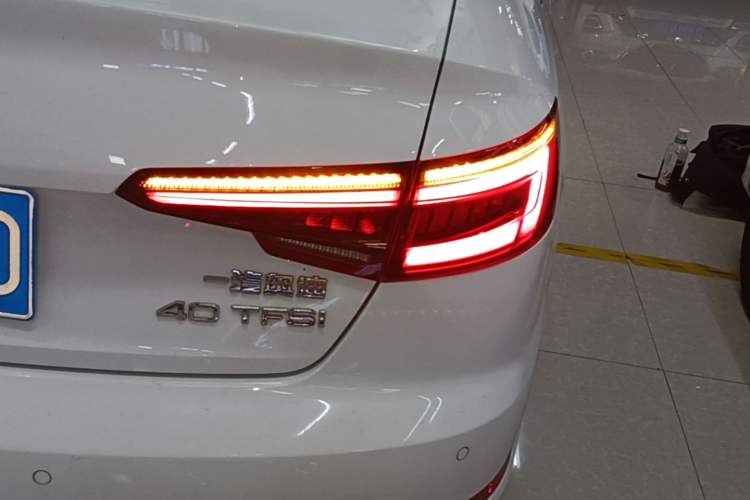 Used Audi A4L 2018 30th Anniversary Edition 40 TFSI Fashion Model Right Rear Taillight