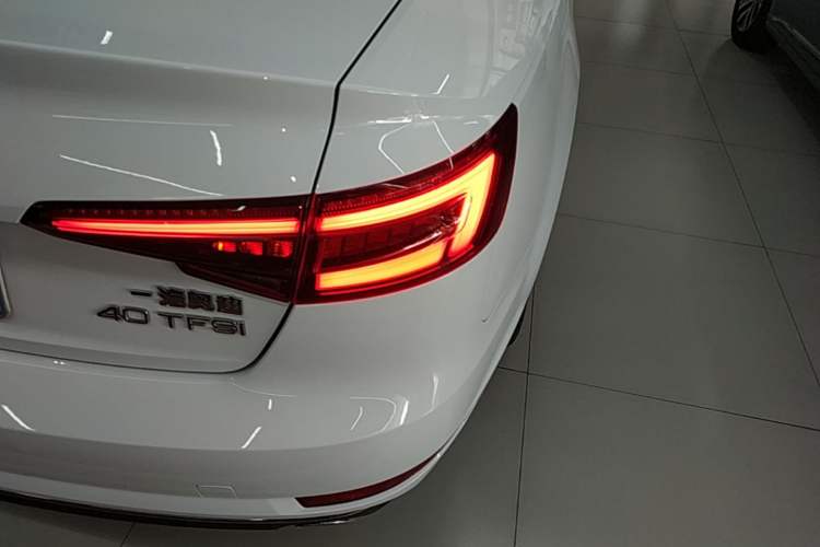 Used Audi A4L 2018 30th Anniversary Edition 40 TFSI Trendy Model Right Rear Taillight