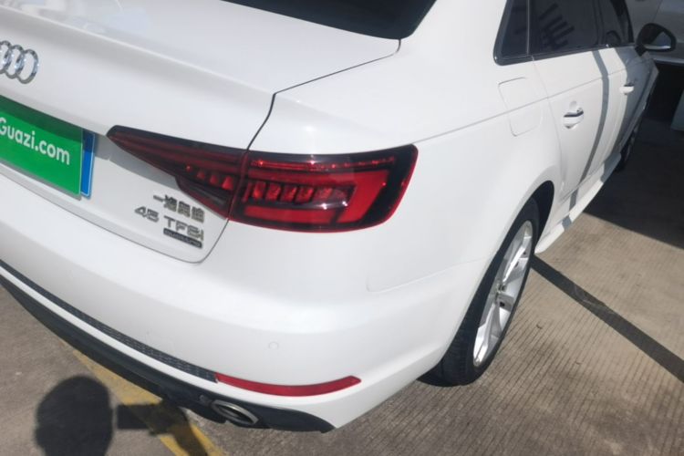 Used Audi A4L 2018 30th Anniversary Edition 45 TFSI quattro Individual Sport Edition Right Rear Taillight