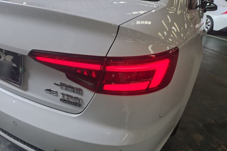 Used Audi A4L 2018 30th Anniversary Edition 45 TFSI quattro Individual Sport Edition Right Rear Taillight