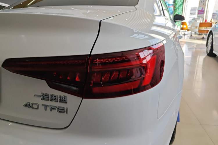 Used Audi A4L 2018 30th Anniversary Edition 40 TFSI Sport Edition Right Rear Taillight