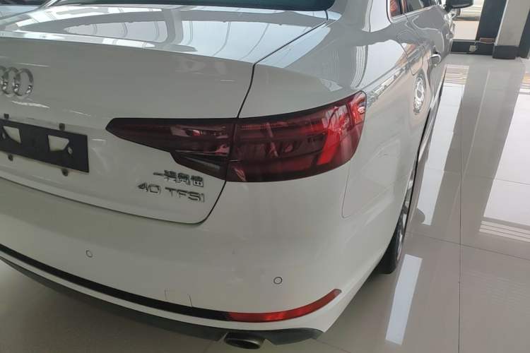 Used Audi A4L 2018 30th Anniversary Edition 40 TFSI Fashion Model Right Rear Taillight