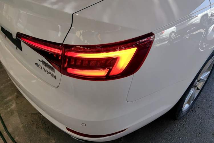 Used Audi A4L 2018 30th Anniversary Edition 40 TFSI Trendy Model Right Rear Taillight