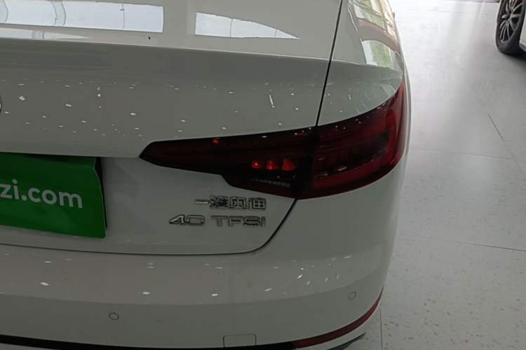 Used Audi A4L 2018 30th Anniversary Edition 40 TFSI Fashion Model Right Rear Taillight