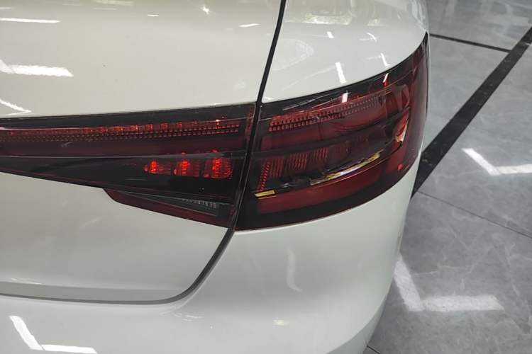 Used Audi A4L 2018 30th Anniversary Edition 40 TFSI Trendy Model Right Rear Taillight