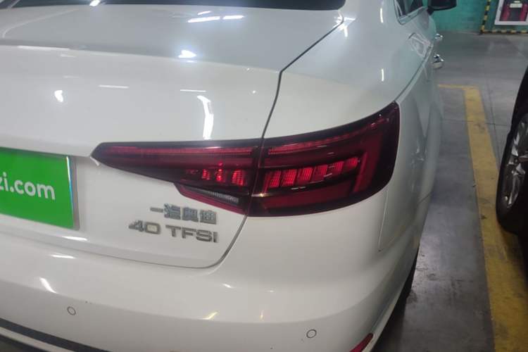 Used Audi A4L 2018 30th Anniversary Edition 40 TFSI Fashion Model Right Rear Taillight