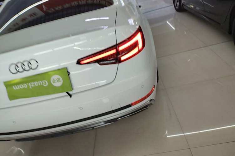 Used Audi A4L 2018 30th Anniversary Edition 40 TFSI Fashion Model Right Rear Taillight